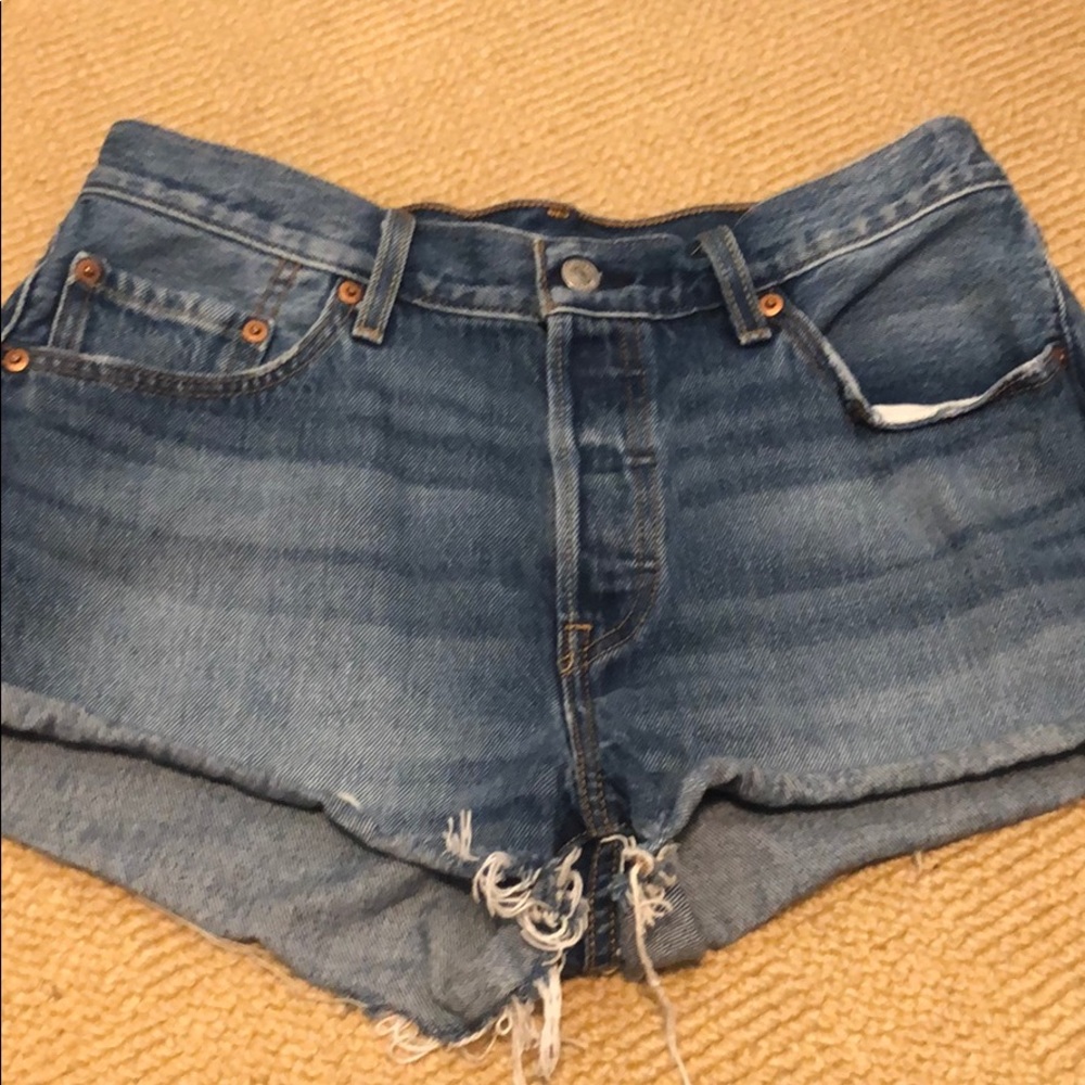 501 LEVI JEAN SHORTS